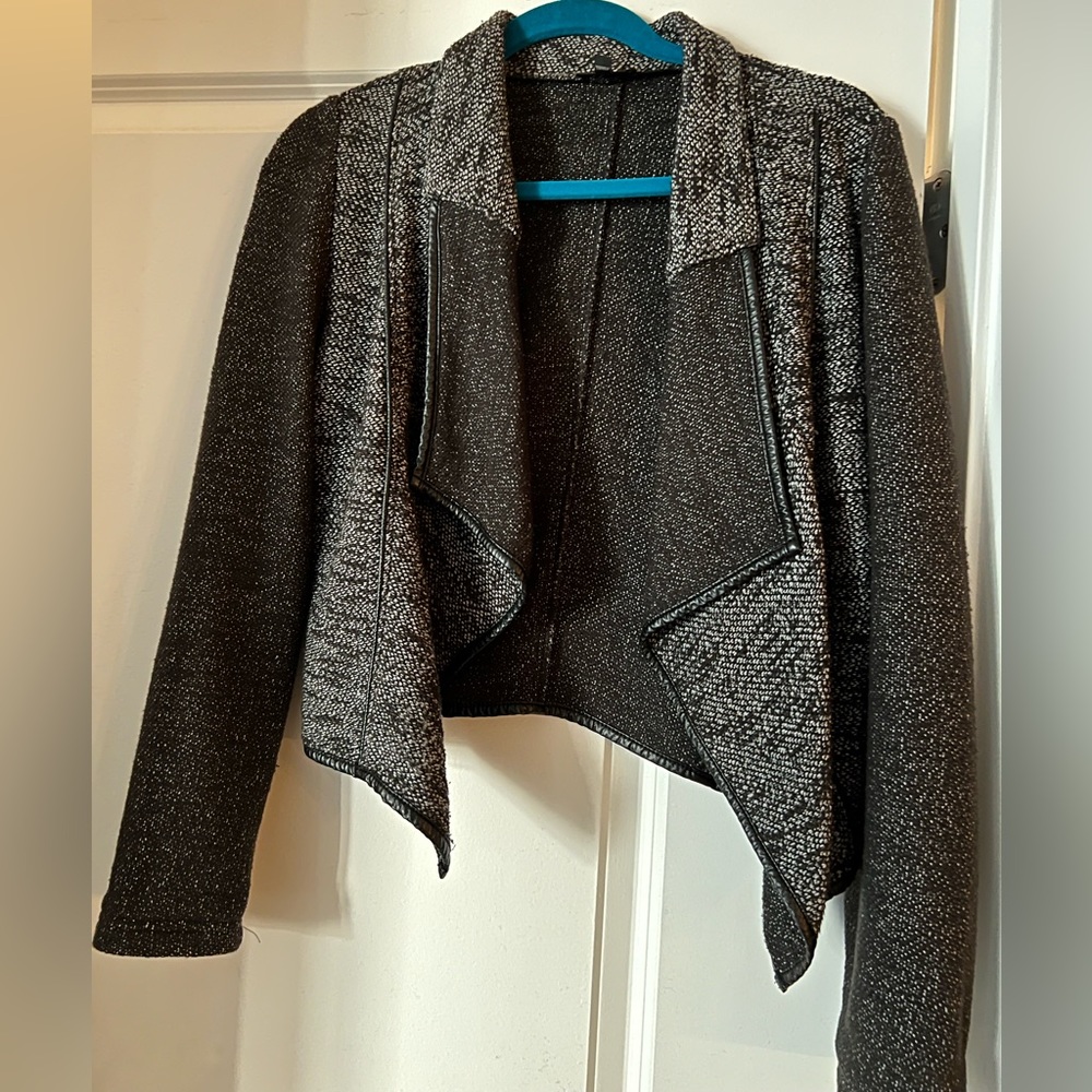 Versatile Express Blazer with Leather Trim